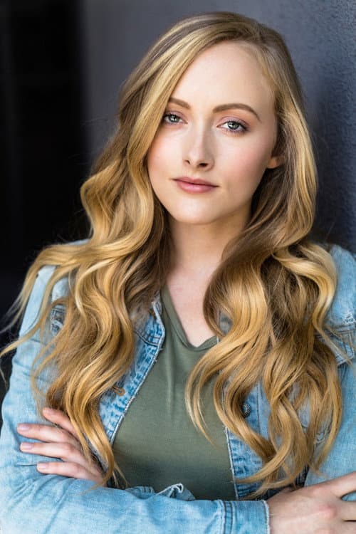 Фото Sierra Renfro