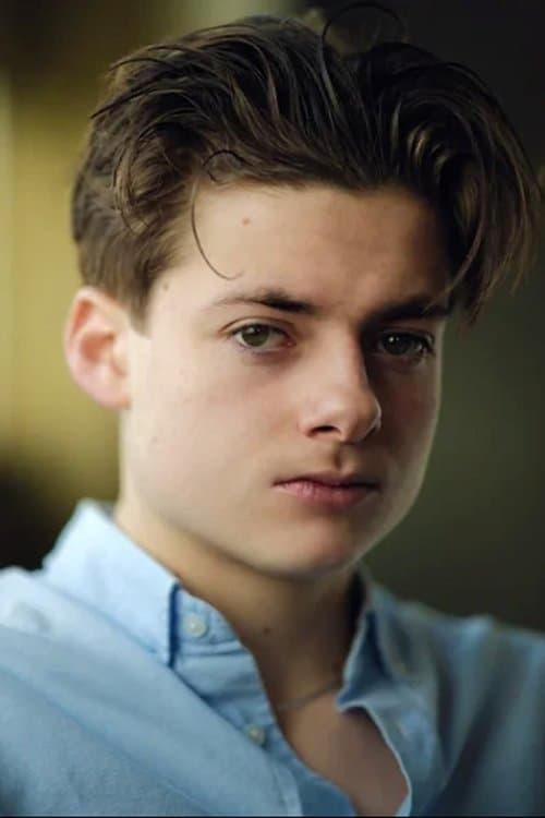 Фото Louis Ashbourne Serkis
