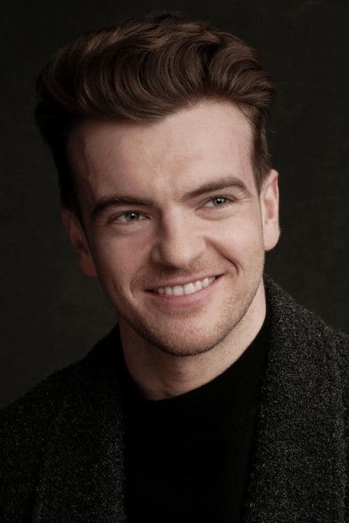 Jonno Davies photo