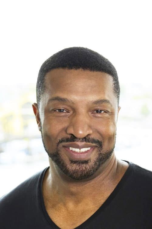 Фото Roger Cross