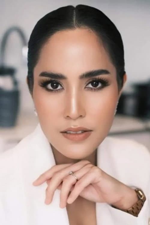 Фото สาวิกา กาญจนมาศ
