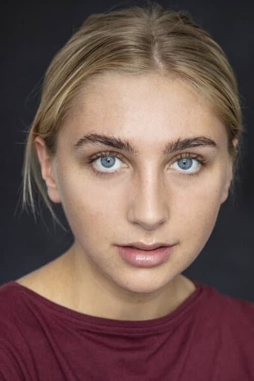 Фото Ella Lily Hyland