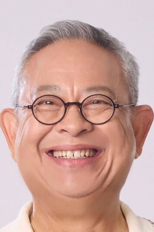 Фото เกียรติ กิจเจริญ