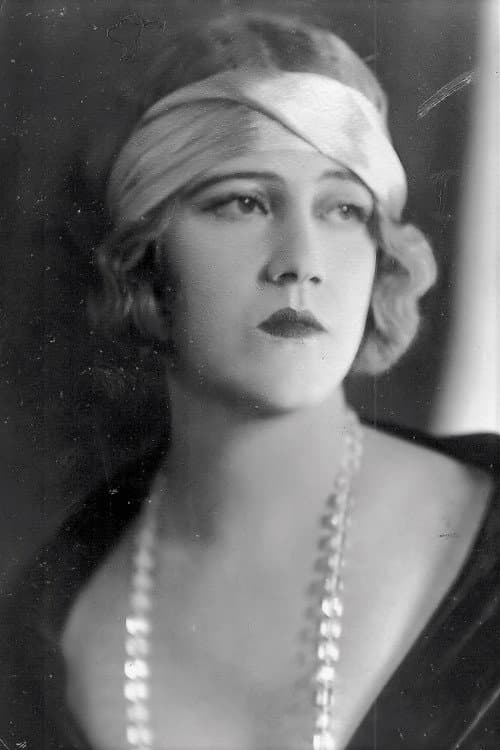 Фото Maude Wayne