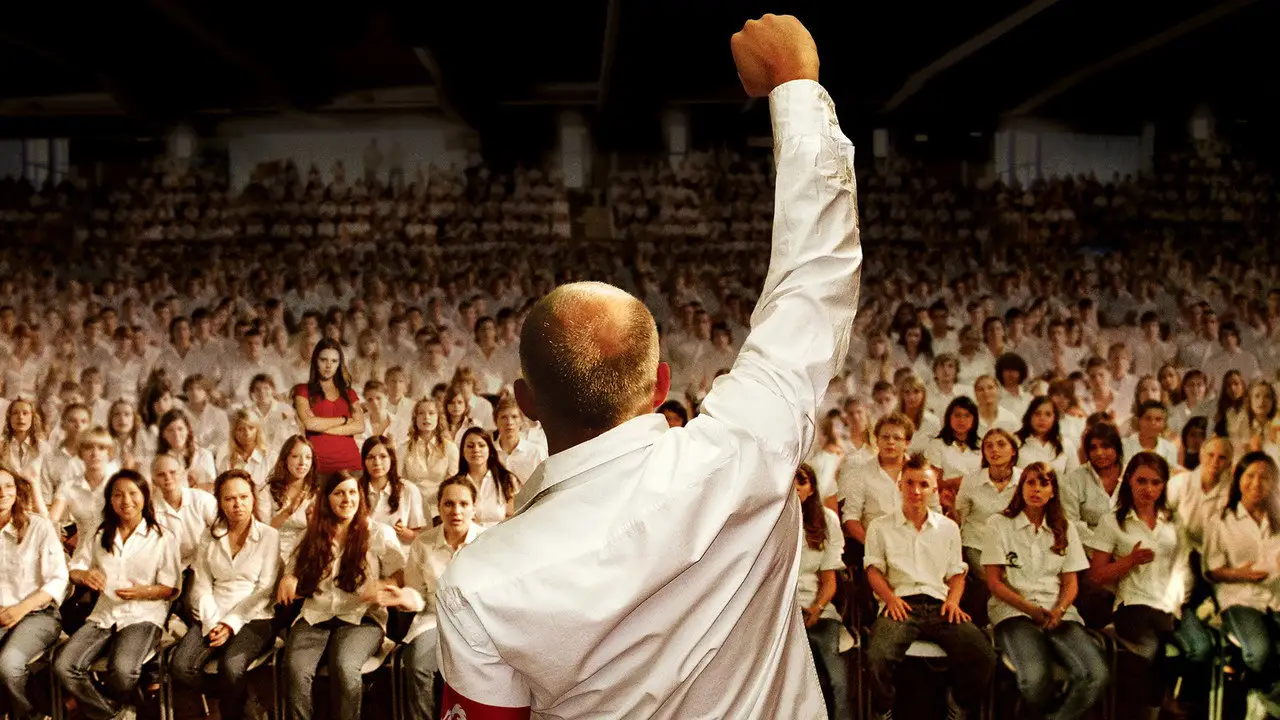 Кадр з фільму Хвиля (2008)