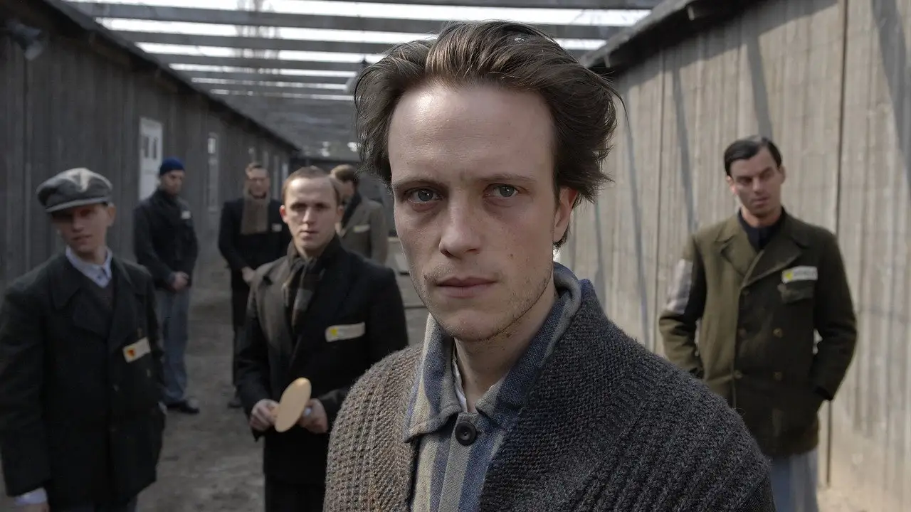 Кадр з фільму Фальшивомонетники (2007)