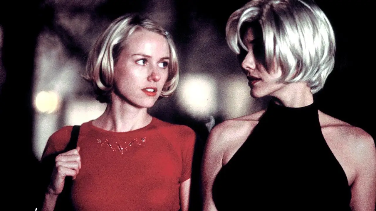 Кадр з фільму Малголланд Драйв (2001)