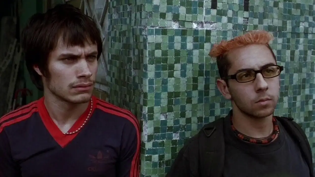 Кадр з фільму Сука любов (2000)