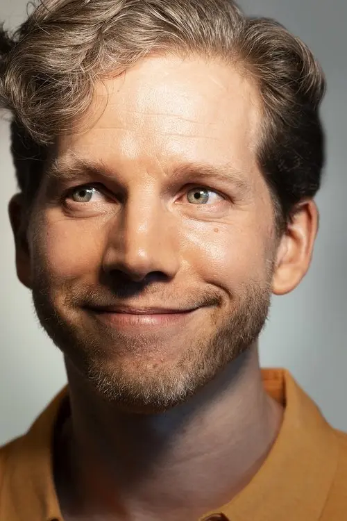 Фото Stark Sands