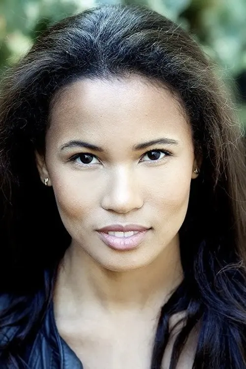 Фото Fola Evans-Akingbola