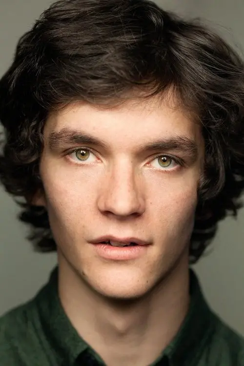 Фото Fionn Whitehead