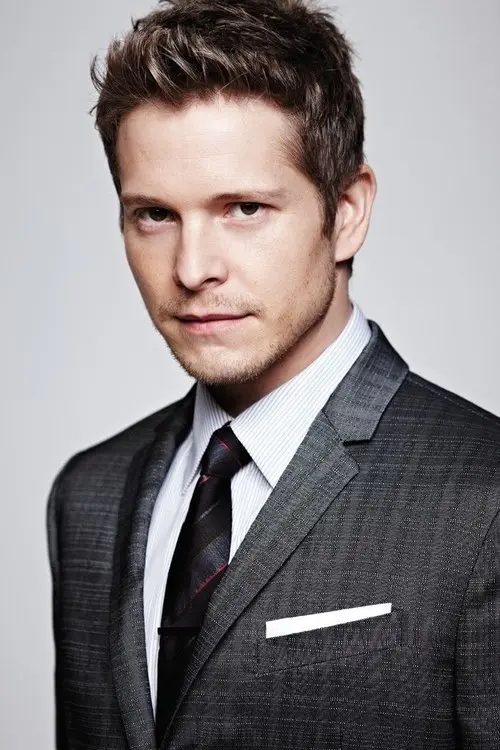 Фото Matt Czuchry