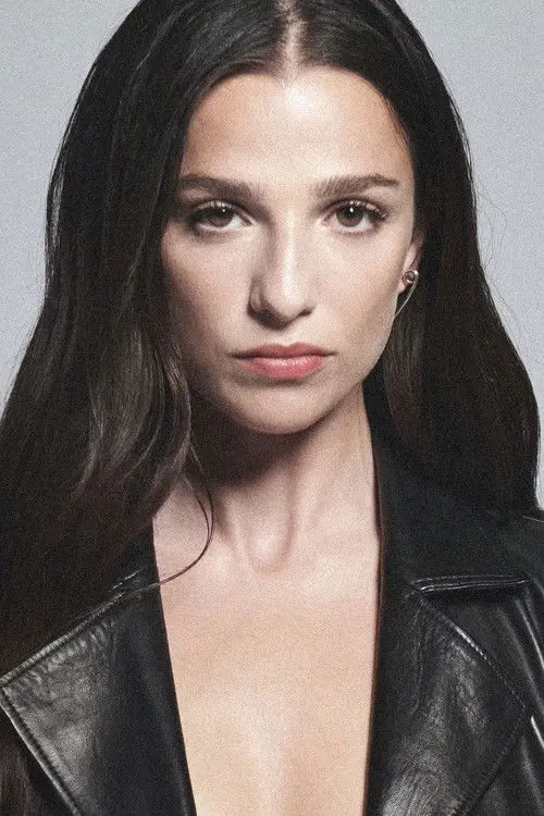 Фото Marisa Abela