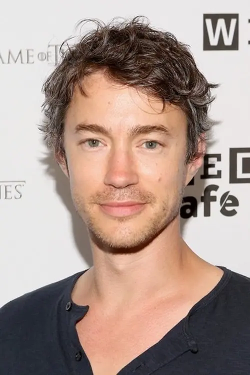 Фото Tom Wisdom