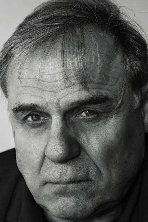 Фото Josef Bierbichler