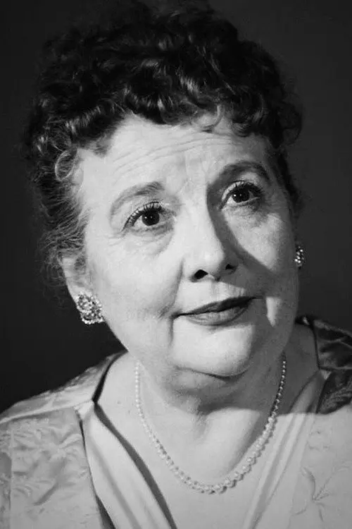 Фото Madge Blake