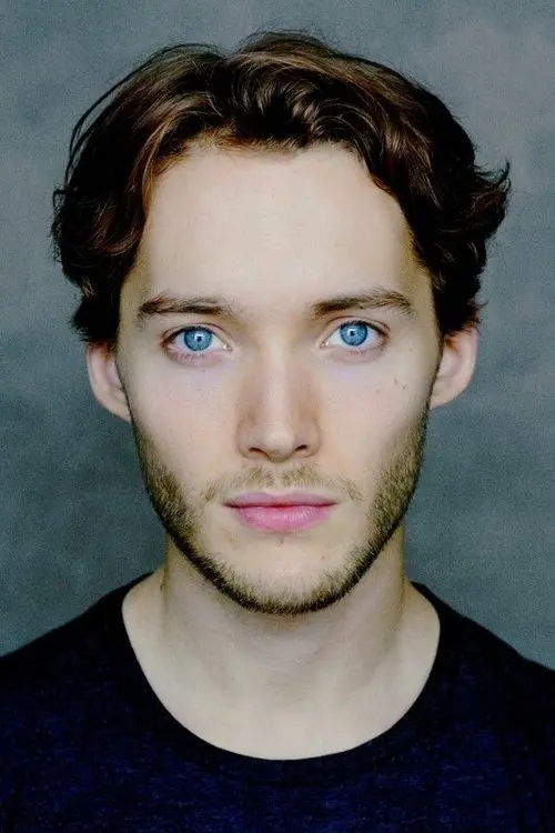 Фото Toby Regbo