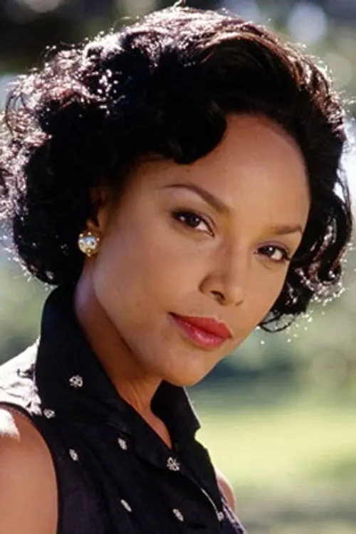 Фото Lynn Whitfield