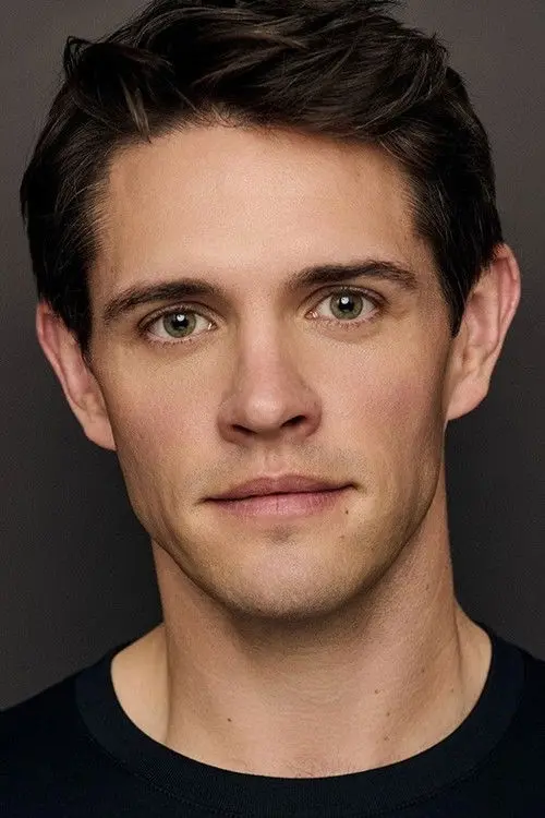 Фото Casey Cott