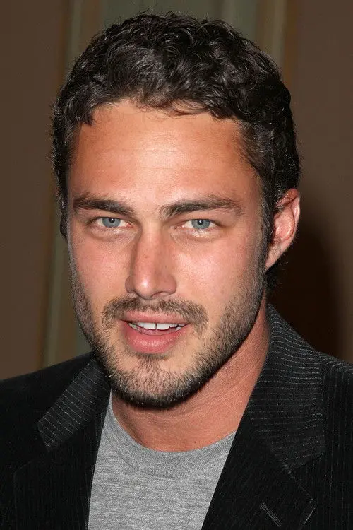 Фото Taylor Kinney