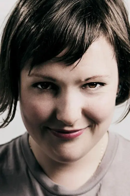 Фото Josie Long