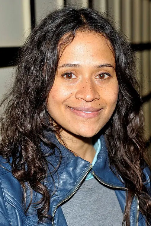 Фото Angel Coulby