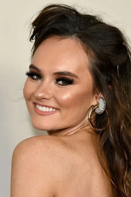 Фото Madeline Carroll