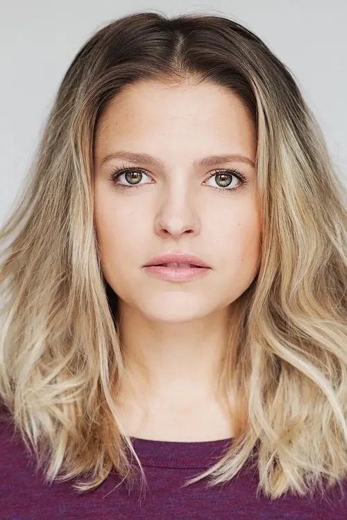 Фото Sarah-Jeanne Labrosse
