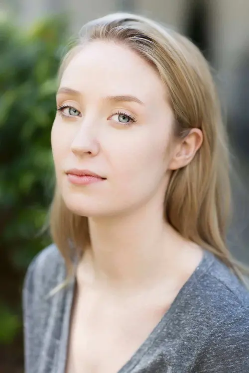 Фото Lily Loveless
