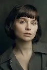 Лола Петтікрю